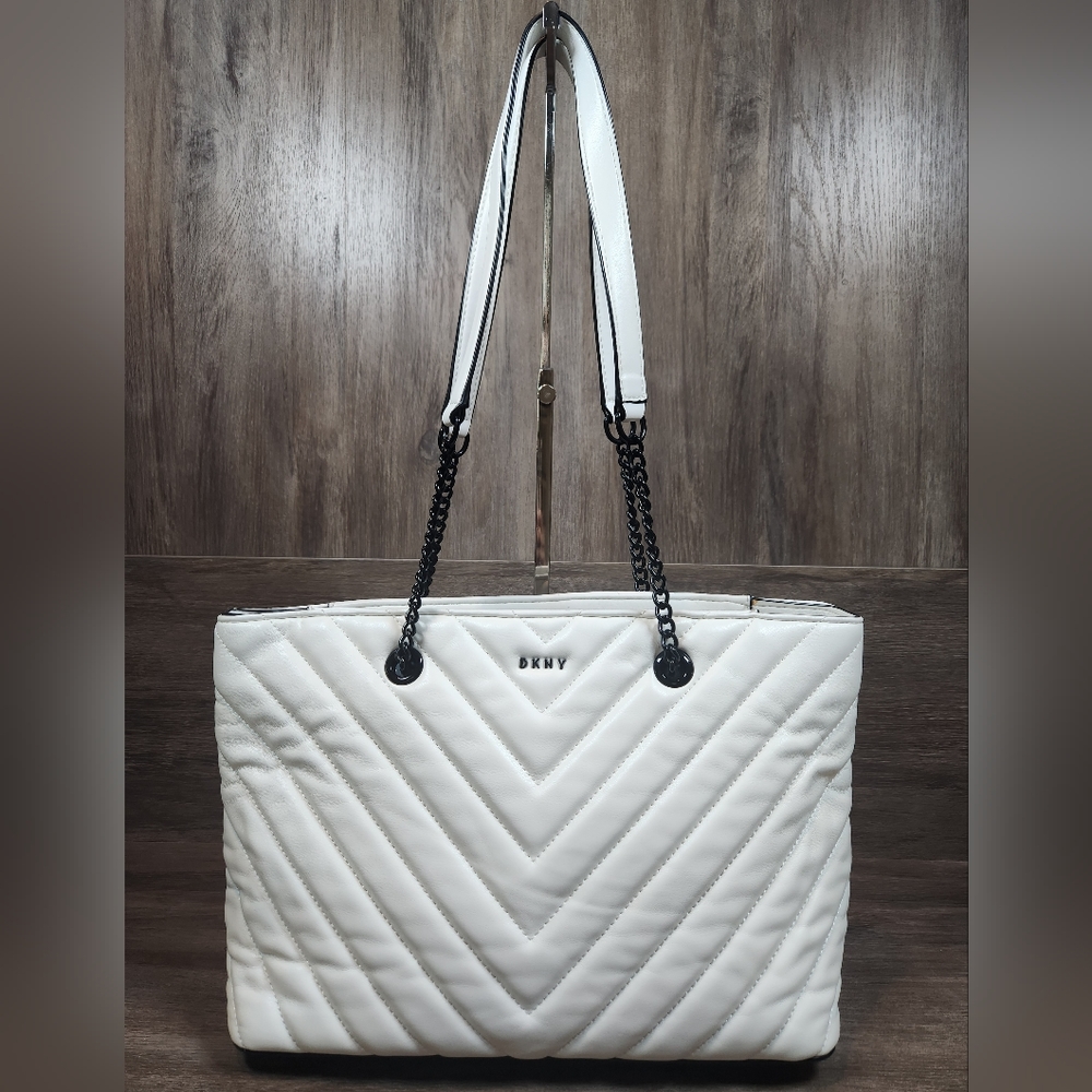 DKNY Veronica Medium White Quilt Stiching Tote Shoulder Bag Purse Faux Leather